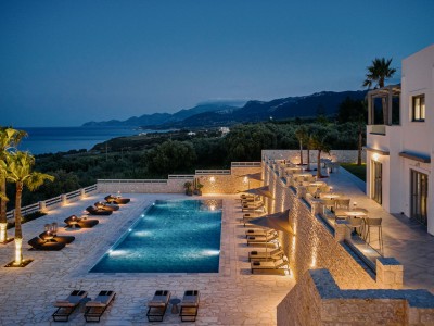 Quattro Suites- luxury ελληνική φιλοξενία στη Μονεμβασιά για wedding celebrations & honeymoon escapes