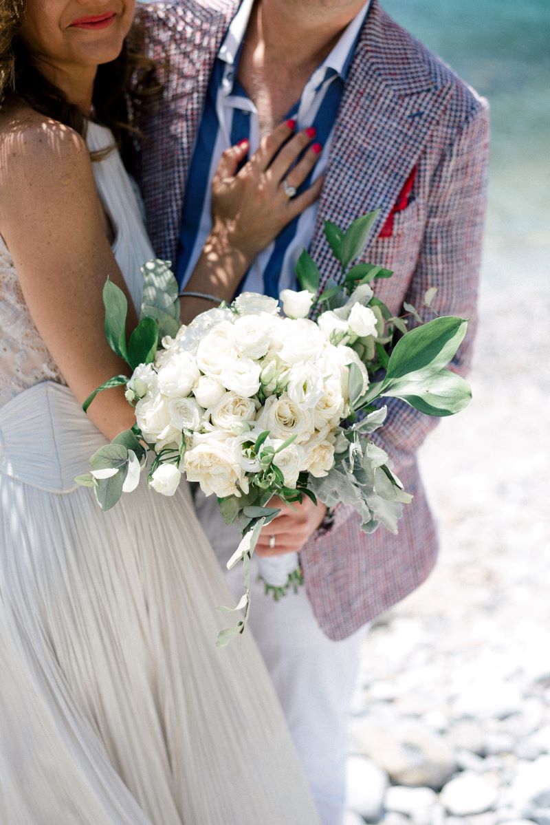 bgs 40 couple with bouquet